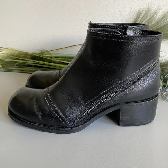 Alexander McQueen Women's Leather Ankle Boots Sz 10 - Picture 4 of 16